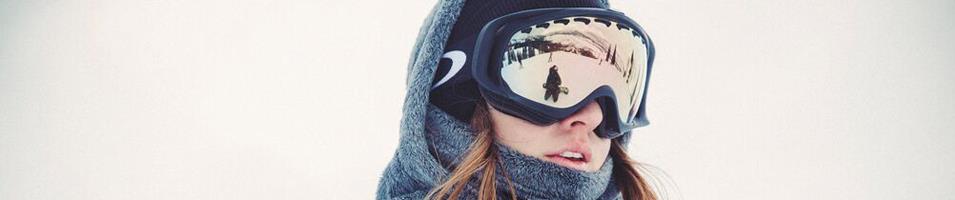 Snowboard Goggles for Women Who Want Fun, Durable Eye Protection 