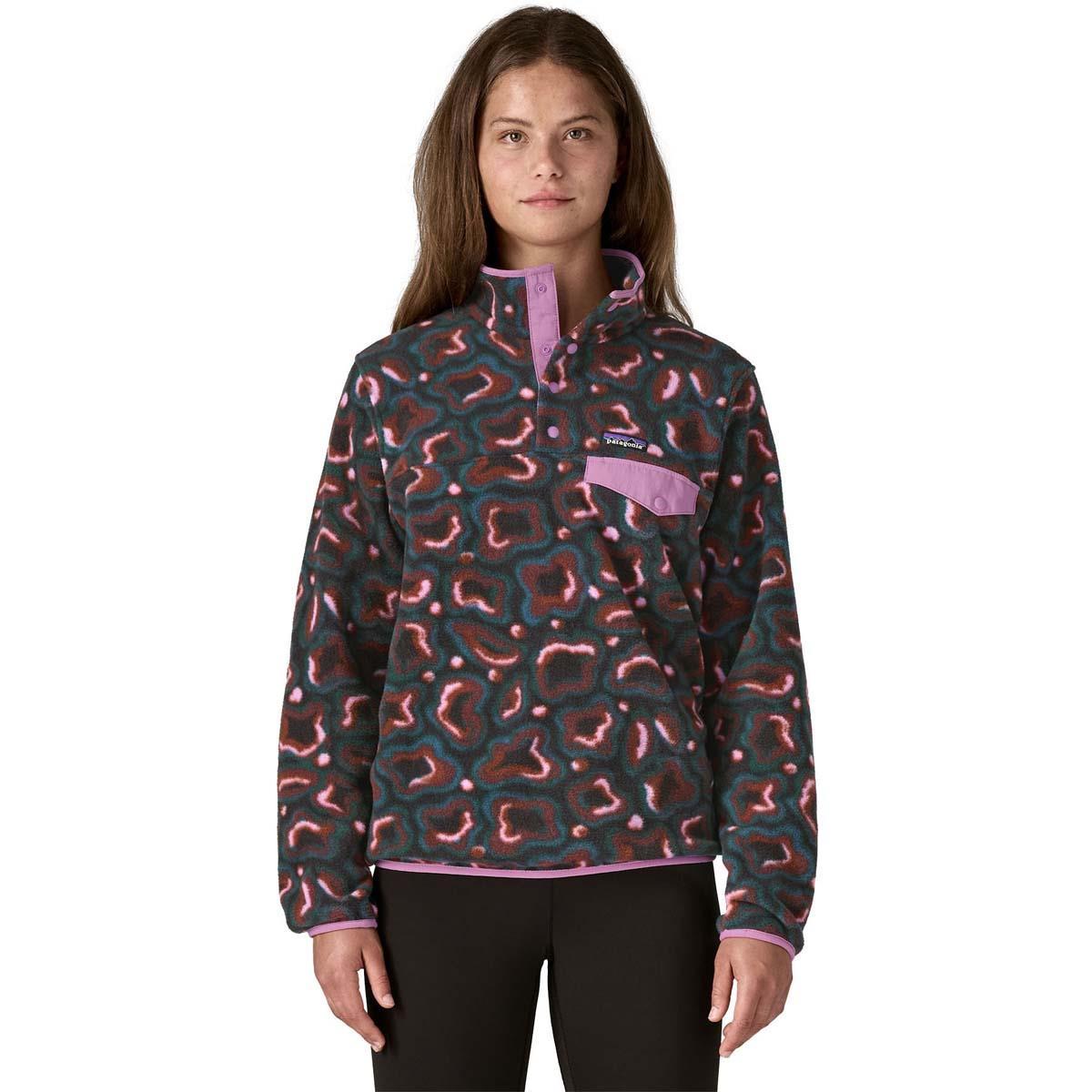 Patagonia Lightweight Synchilla Snap-T Pullover | WinterWomen